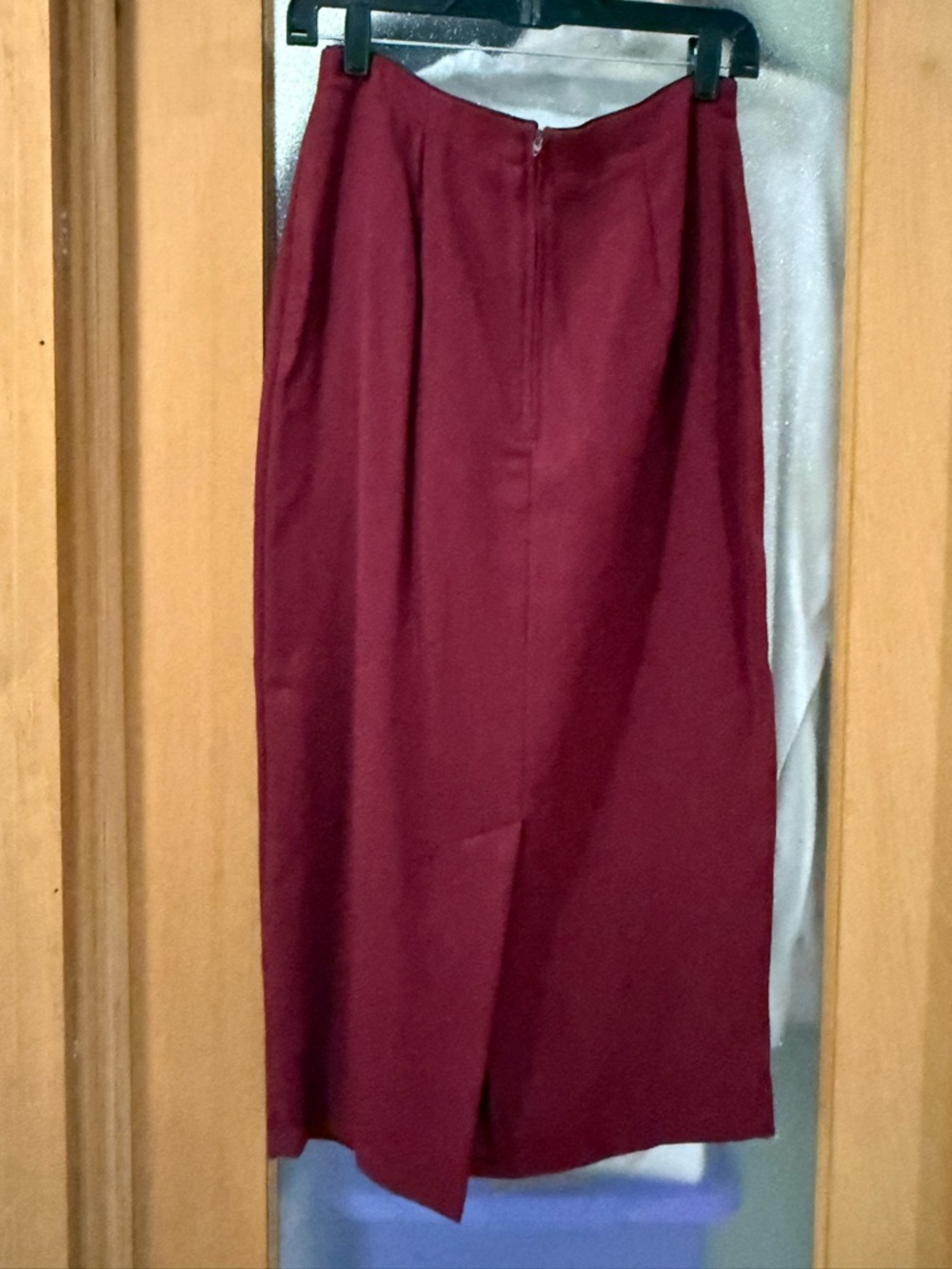Studio C Women's Burgundy Maroon Cropped Blazer Jacket and Skirt Suit Set - Picture 8 of 9